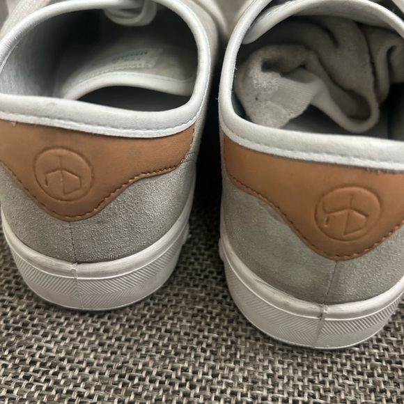 Rag & Bone standard issue light gray suede shoes - Picture 6 of 12